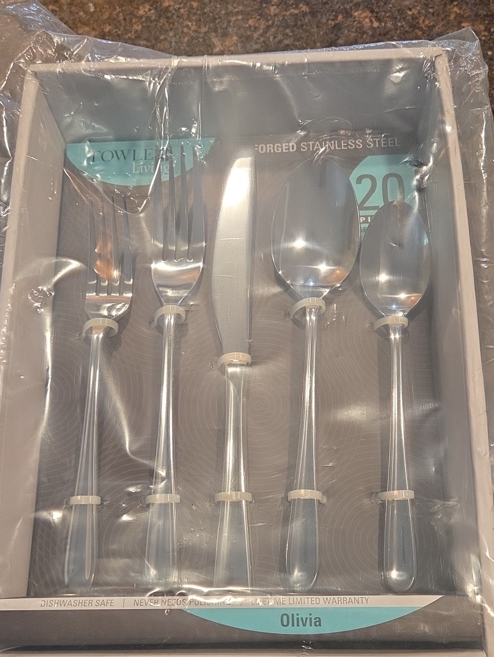 Towle Olivia 20-Piece Flatware Set in Silver